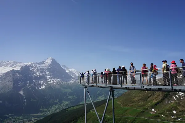 First Mountain cliff walkの写真・動画_image_453010