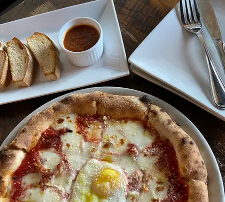 Crust Pizzeria Napoletana - Guam Pizza & Pasta Restaurantの写真・動画_image_482614