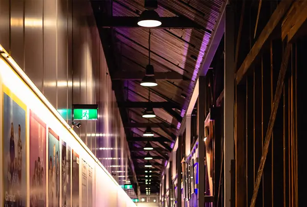 The Theatre Bar at the End of the Wharfの写真・動画_image_495829
