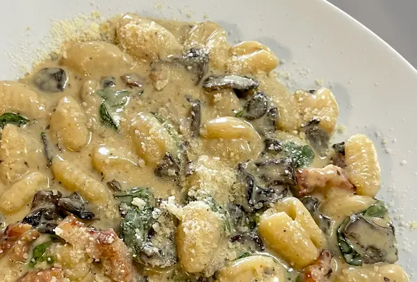 Crust Pizzeria Napoletana - Guam Pizza & Pasta Restaurantの写真・動画_image_547787