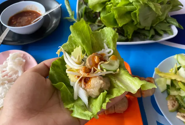 ແໜມເນືອງ ສີຫອມ (ວຽງສະຫວັນ) Nem Nueng Sihom (Vieng Sa vanh) ແນມເນືອງの写真・動画_image_558953