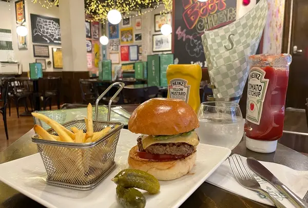 Shake Tree Burger & Bar（シェイクツリー バーガー＆バー）の写真・動画_image_602112