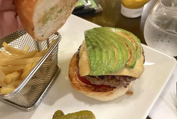 Shake Tree Burger & Bar（シェイクツリー バーガー＆バー）の写真・動画_image_602113