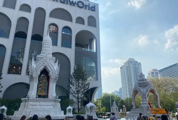 トリムルティの祠の写真・動画_image_626761