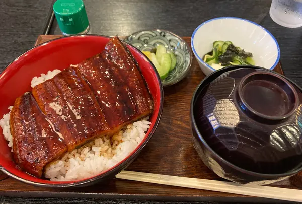ミニ鰻丼お味噌汁つき