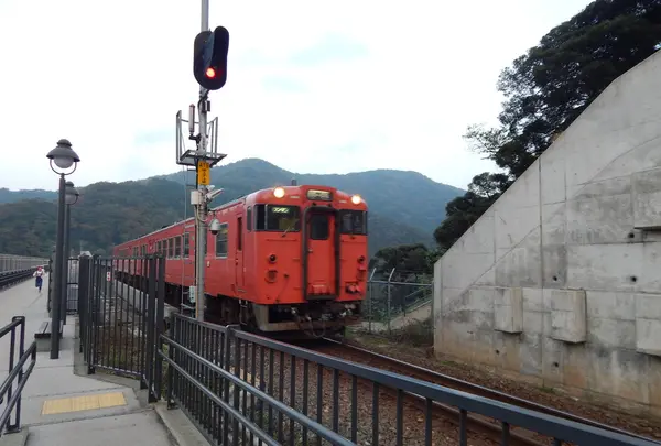 地上40mの空中駅