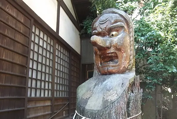 木彫りの天狗