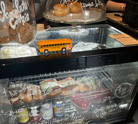 SCHOOL BUS COFFEE STOP NAKAMEGUROの写真・動画_image_690192