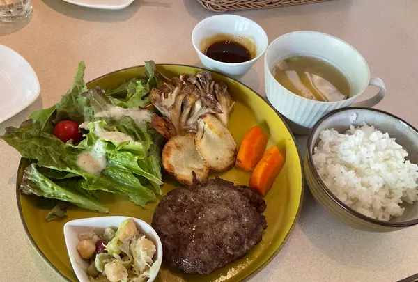 水辺のカフェテラスの写真・動画_image_695659