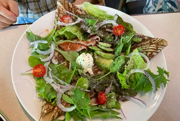 水辺のカフェテラスの写真・動画_image_695663