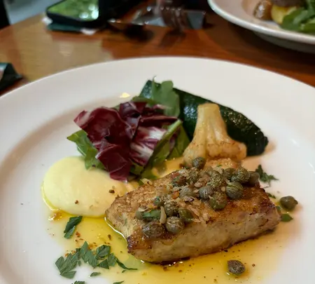 TWELVE GARDENS BAR & GRILLの写真・動画_image_715083