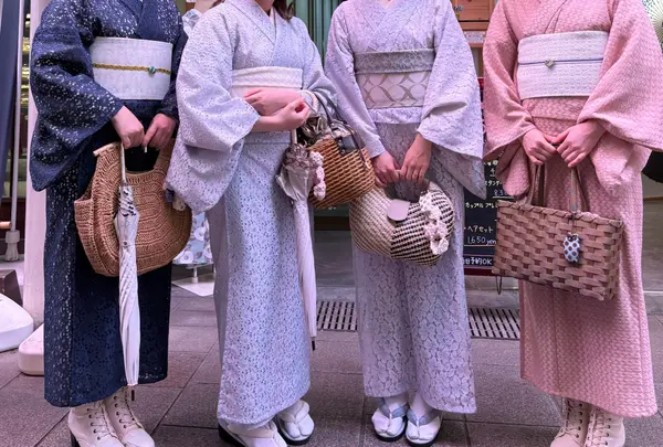 4人でレースの着物👘