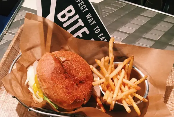 J.S. BURGERS CAFE 新宿店の写真・動画_image_85162