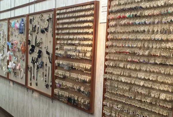 アクセサリーがAll290円！