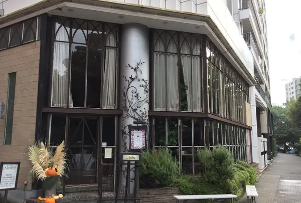 カフェ ラ・ボエム 新宿御苑の写真・動画_image_98042