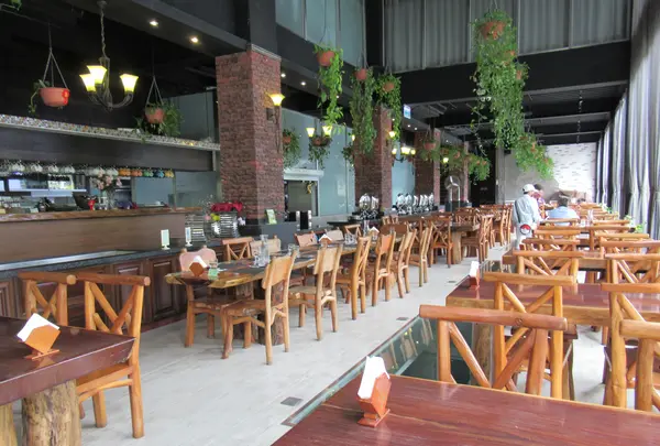 水岸森林湖畔餐庁