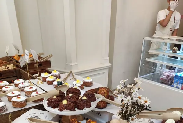 cafe mooni 狎鴎亭本店 /カペムニ アックジョンポンジョム / 카페무니 압구정본점の写真・動画_image_1280094