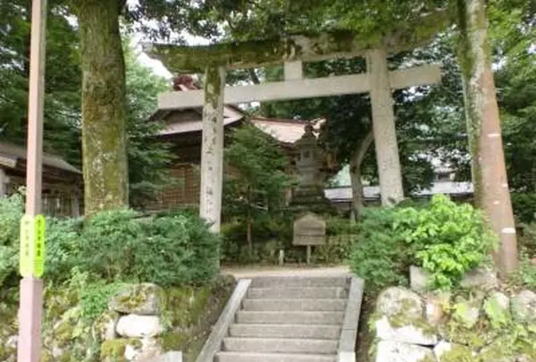 三朝神社　参道