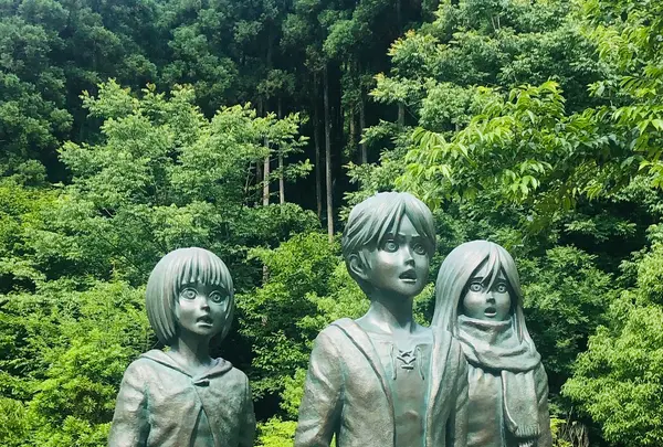 日田 進撃の巨人 大山ダム銅像の写真・動画_image_1342385