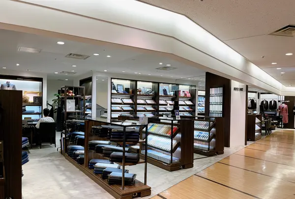 阪急メンズ大阪（HEP NAVIO）の写真・動画_image_1368077