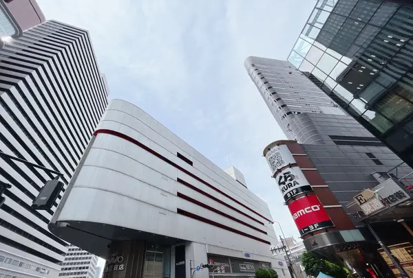 阪急メンズ大阪（HEP NAVIO）の写真・動画_image_1368138