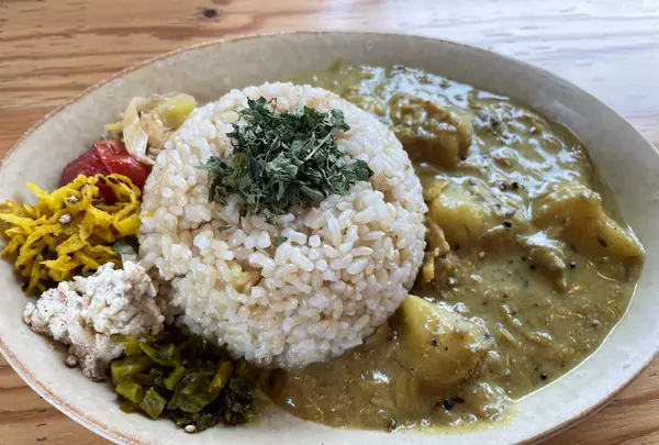 本と玄米カレー ヨスカの写真・動画_image_1384999