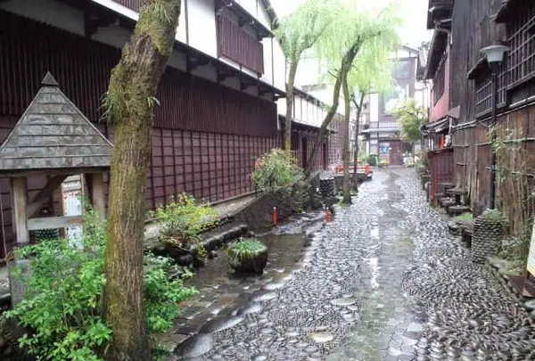 やなか水のこみち