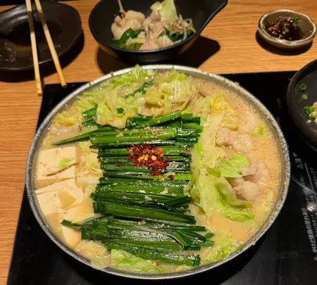 博多もつ鍋おおやま カウンターＫＩＴＴＥ博多店の写真・動画_image_1734191