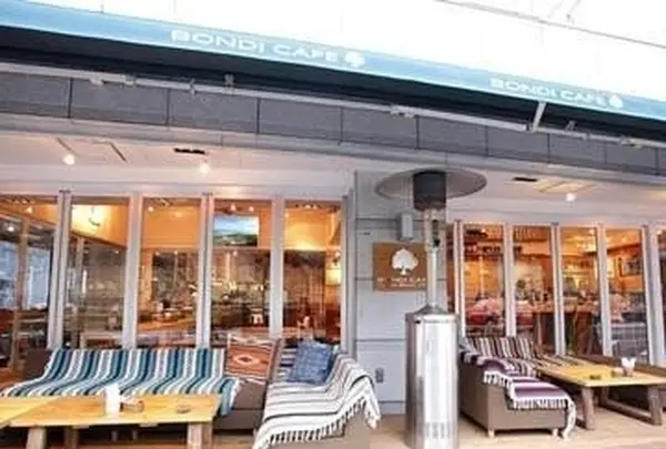 ボンダイカフェヨヨギビーチパーク （BONDI CAFE YOYOGI BEACH PARK）