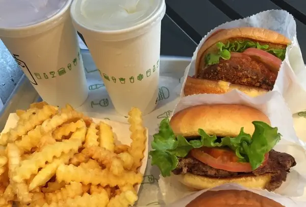Shake Shack 外苑いちょう並木店