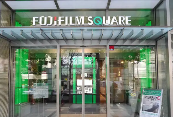 FUJIFILM SQUARE