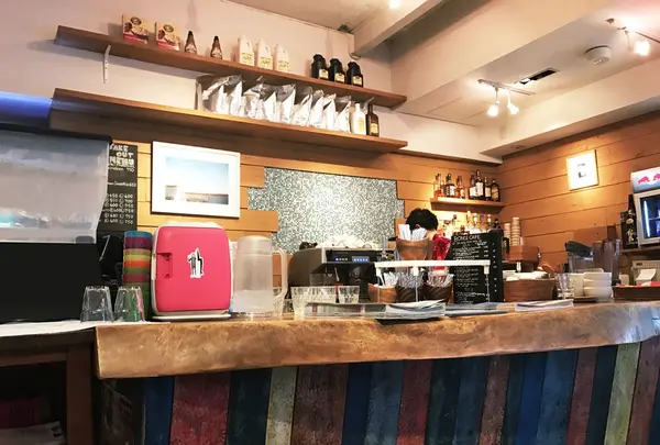 ボンダイカフェヨヨギビーチパーク （BONDI CAFE YOYOGI BEACH PARK）