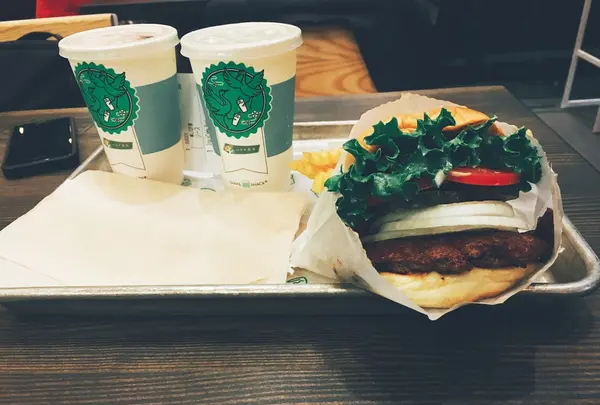 SHAKE SHACK（シェイクシャック） 東京国際フォーラム店の写真・動画_image_237391