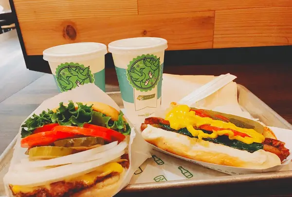 SHAKE SHACK（シェイクシャック） 東京国際フォーラム店の写真・動画_image_238489