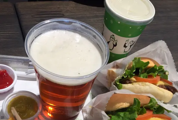 シェイクシャック アトレ 恵比寿店 （SHAKE SHACK） の写真・動画_image_238825