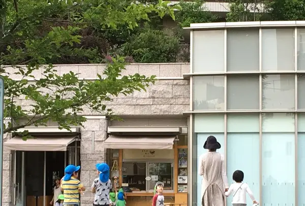 まちの本とサンドイッチの写真・動画_image_246775