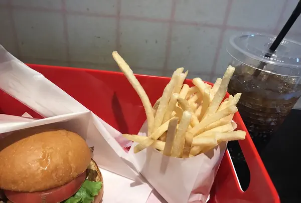ヘンリーズバーガー（HENRY'S BURGER）の写真・動画_image_259931