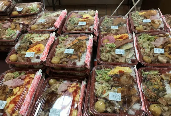 マーミヤかまぼこ 泊港の写真・動画_image_263471