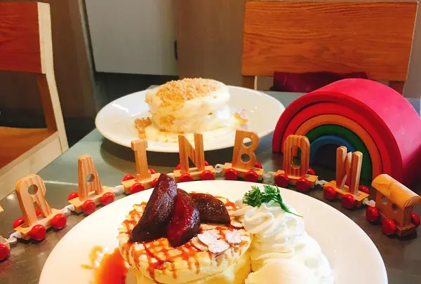 レインボーパンケーキ（RAINBOW PANCAKE）の写真・動画_image_268437