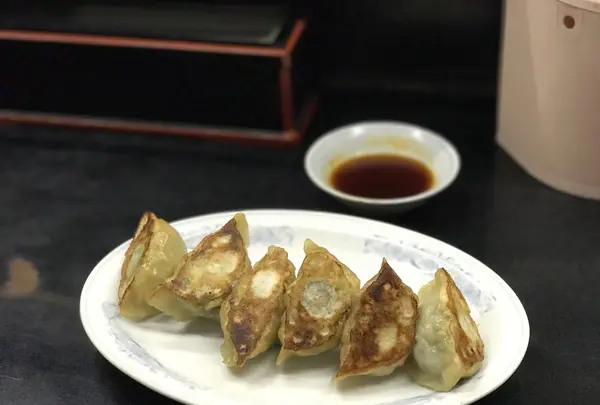 【閉店】名前のない餃子屋の写真・動画_image_269248