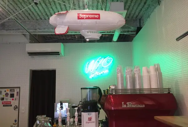 ウィズアウトスタンド shinsaibashi （W/O STAND） の写真・動画_image_277071