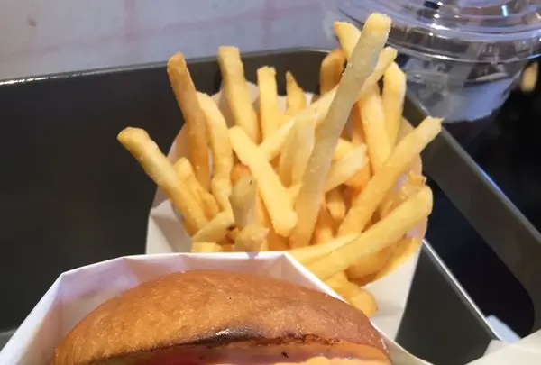 ヘンリーズバーガー（HENRY'S BURGER）の写真・動画_image_332683