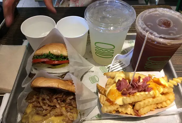 SHAKE SHACK（シェイクシャック） 東京国際フォーラム店の写真・動画_image_404076