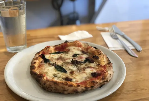 フレイズ フェイマス ピッツェリア（FREY's Famous Pizzeria）の写真・動画_image_407118