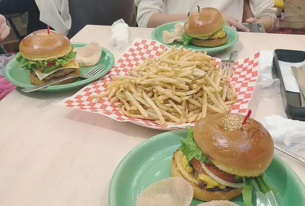 テディーズ ビガー バーガー 表参道店の写真・動画_image_511312