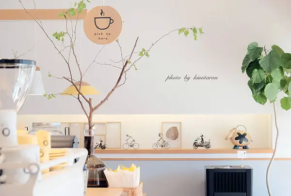 三角屋根 パンとコーヒー