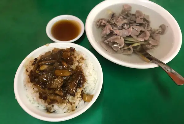 原味魯肉飯 （ユエンウェイルーローファン）の写真・動画_image_703794