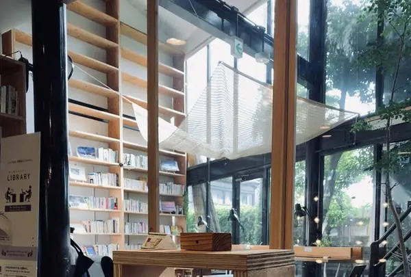 カフェ木と本の写真・動画_image_712168
