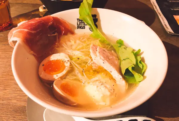 THREE LITTLE PIGSの写真・動画_image_738813