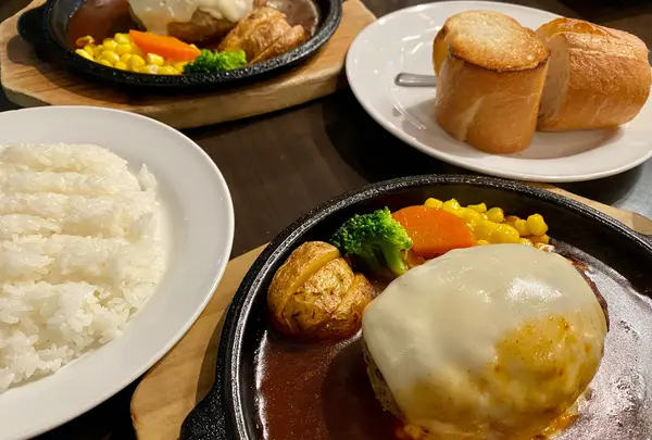 ロロ ハンバーグ ステーキの写真・動画_image_817625